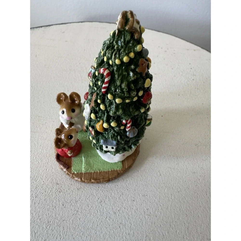 Wee Forest Folk Under The Chris-Mouse Tree (Christmas) M-123 Retired